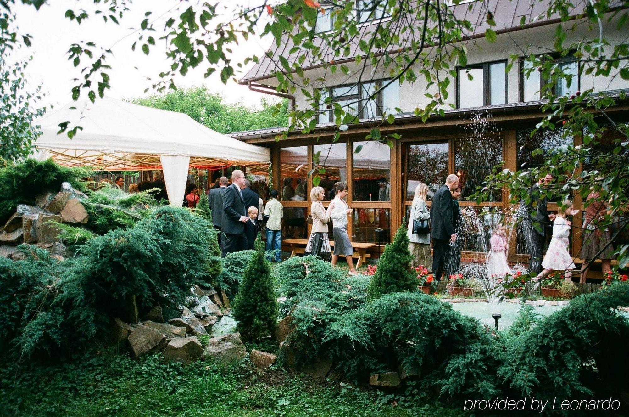 Hotel Bona Krasków Exterior foto